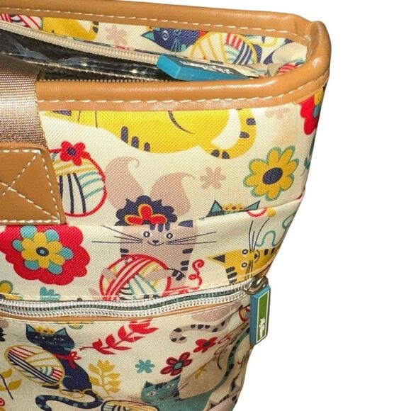 Lily Bloom insulated lunch bag Furry Friends kitty cats adorable friends on it - Picture 10 of 10